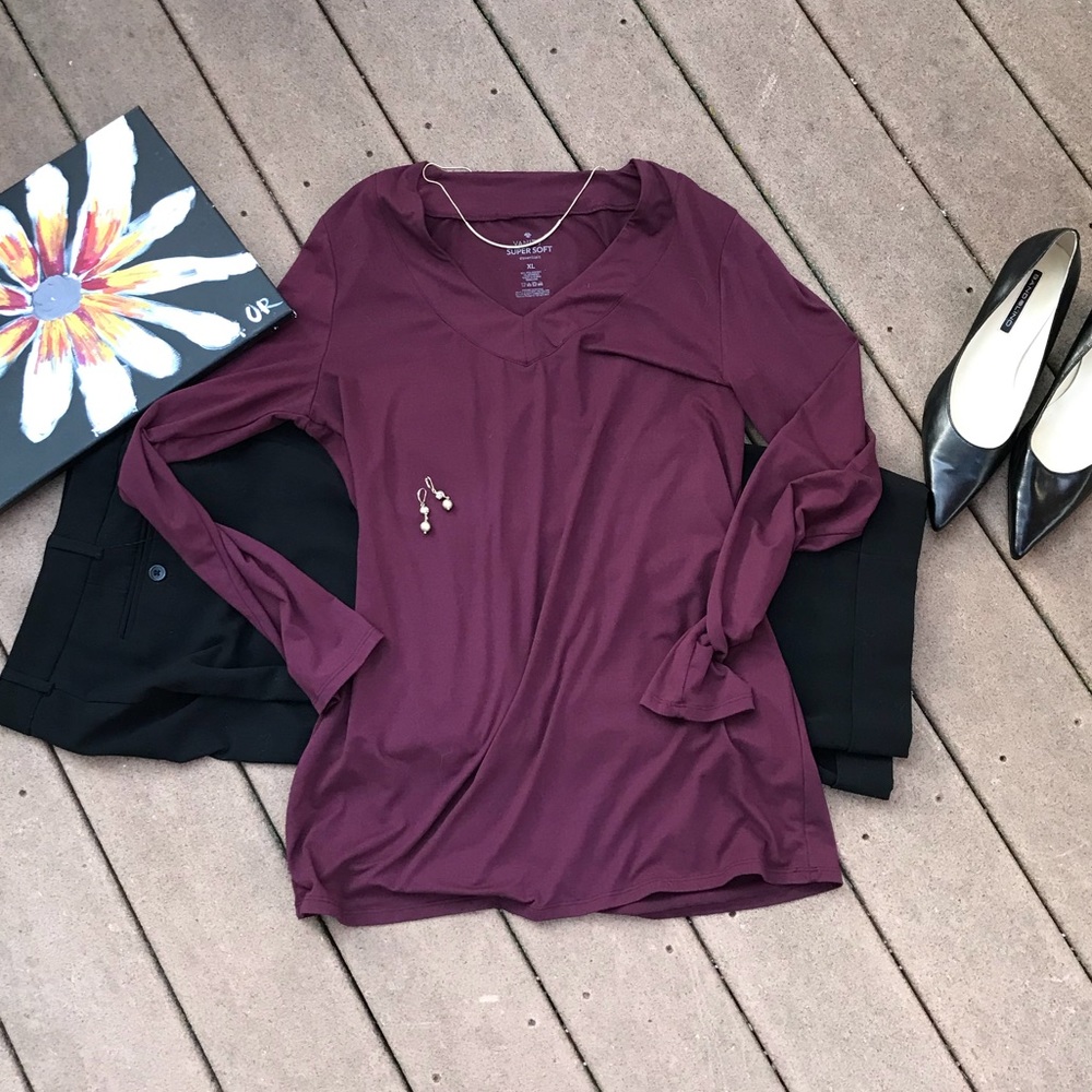 Styled Casual &Fancy: V-neck Maroon/Burgundy Tunic - Picture 2 of 4